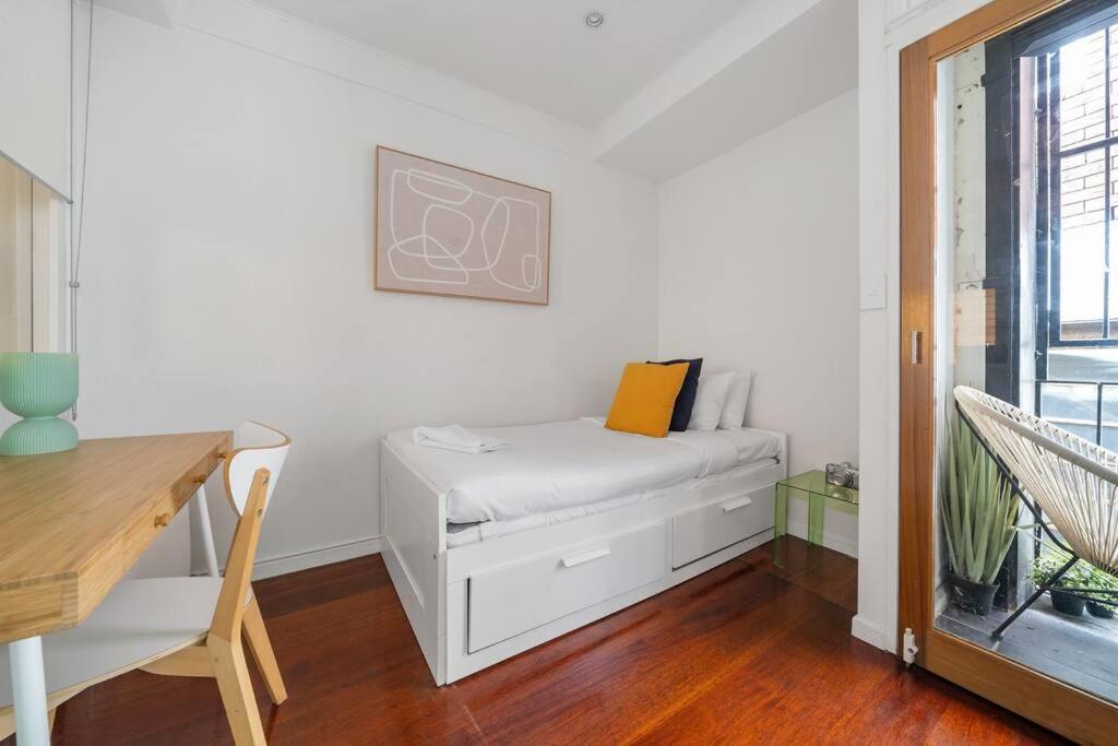 Eclectic Rushcutters Gem - Foosteps To The Harbour * Sydney